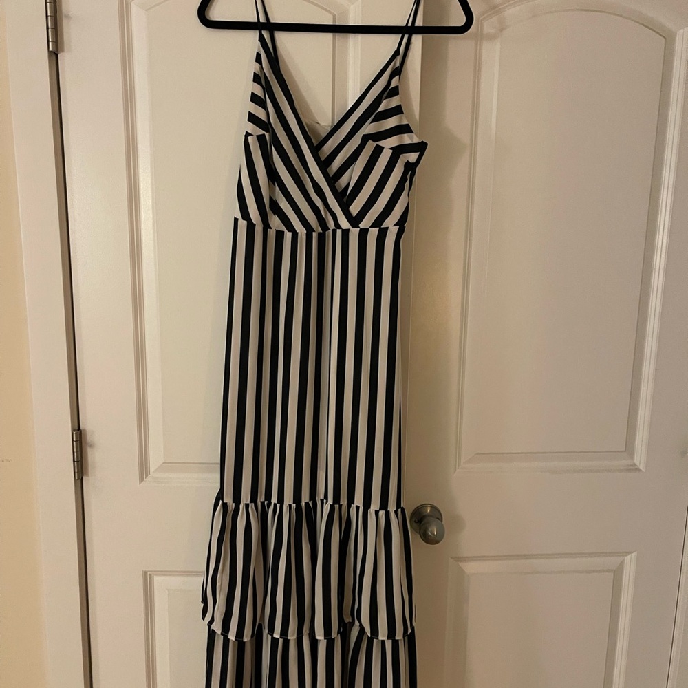 Banana Republic Ruffle Bottom Dress